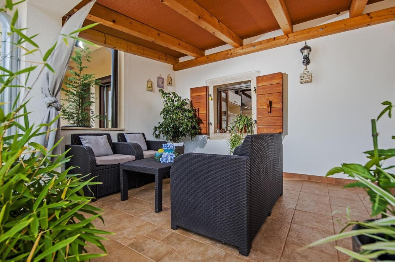 Holiday Apartment Daria 20 Ровинь Экстерьер фото