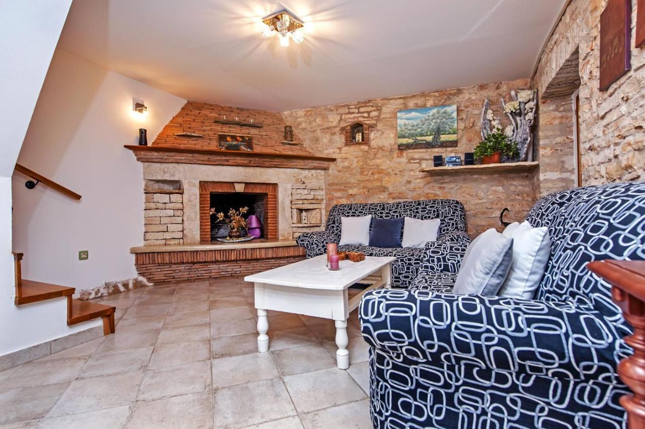 Holiday Apartment Daria 20 Ровинь Экстерьер фото
