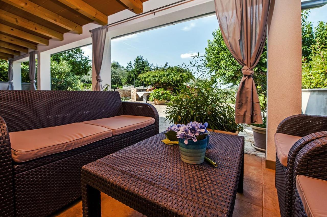 Holiday Apartment Daria 20 Ровинь Экстерьер фото