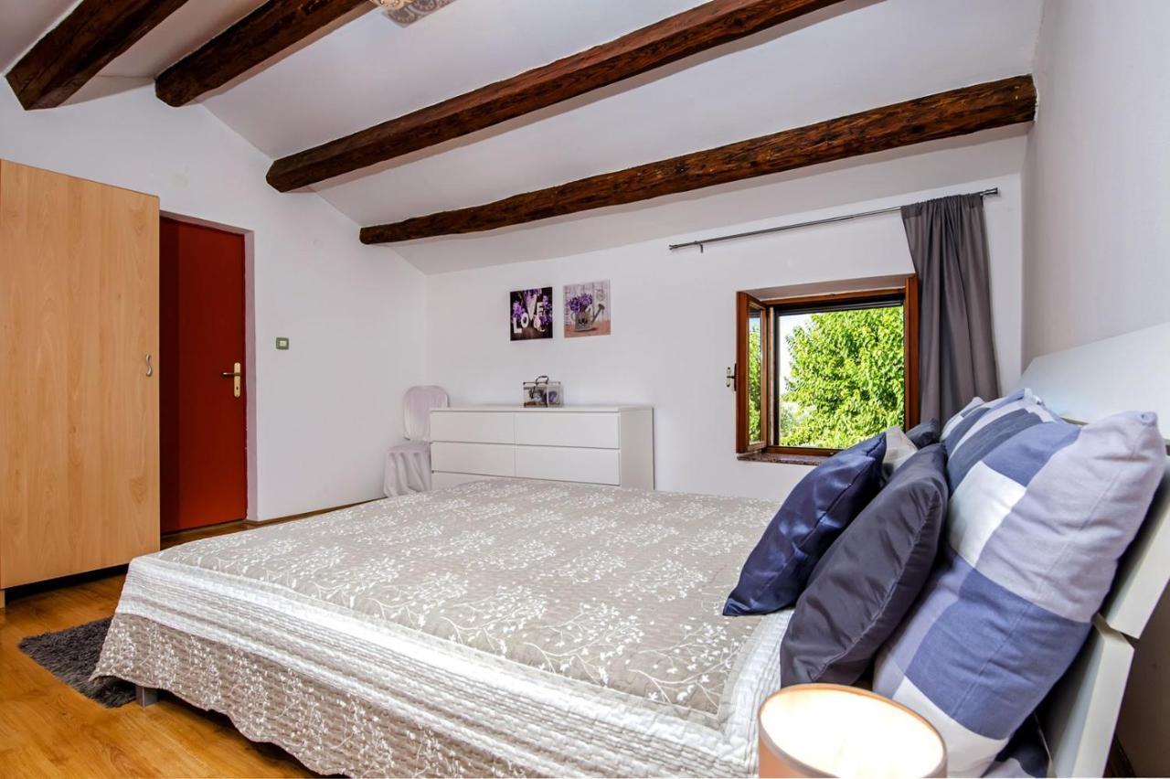 Holiday Apartment Daria 20 Ровинь Экстерьер фото
