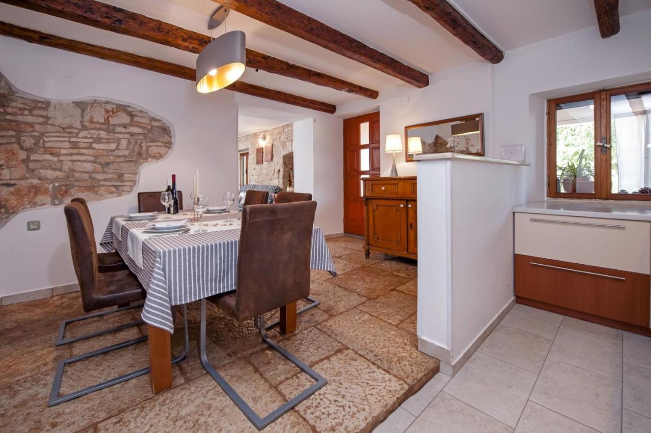 Holiday Apartment Daria 20 Ровинь Экстерьер фото