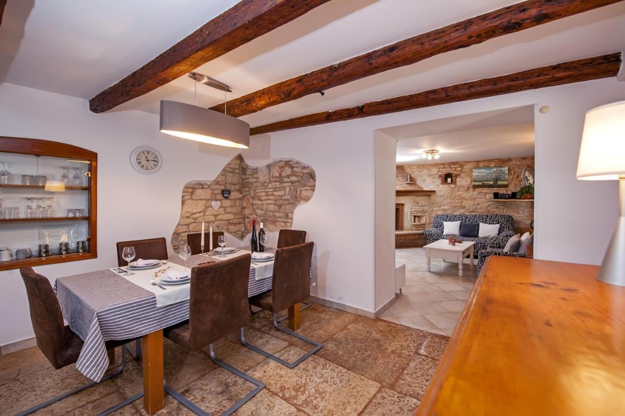 Holiday Apartment Daria 20 Ровинь Экстерьер фото