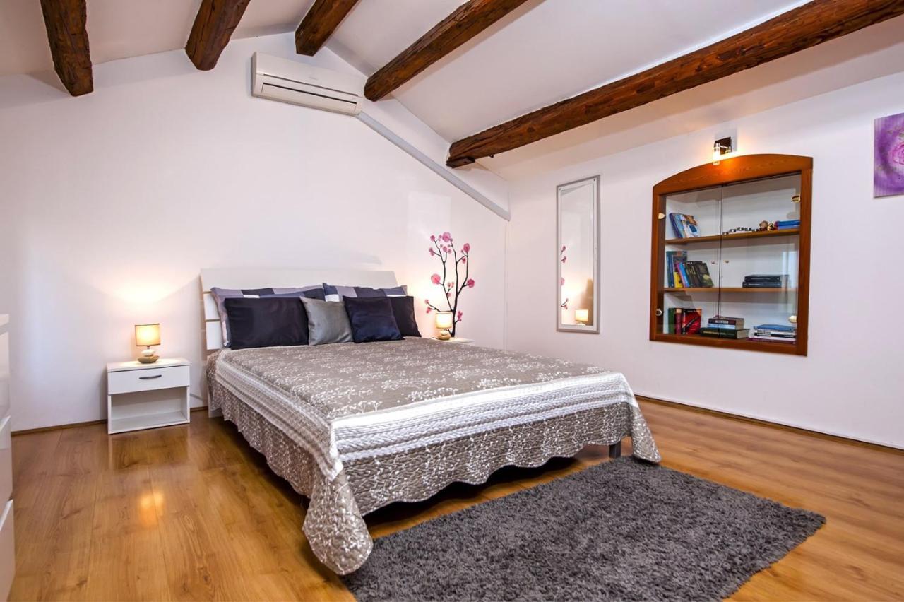 Holiday Apartment Daria 20 Ровинь Экстерьер фото