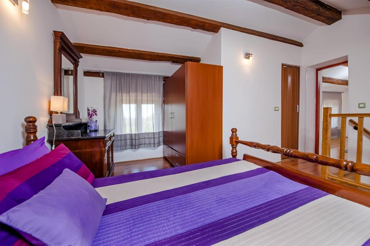 Holiday Apartment Daria 20 Ровинь Экстерьер фото
