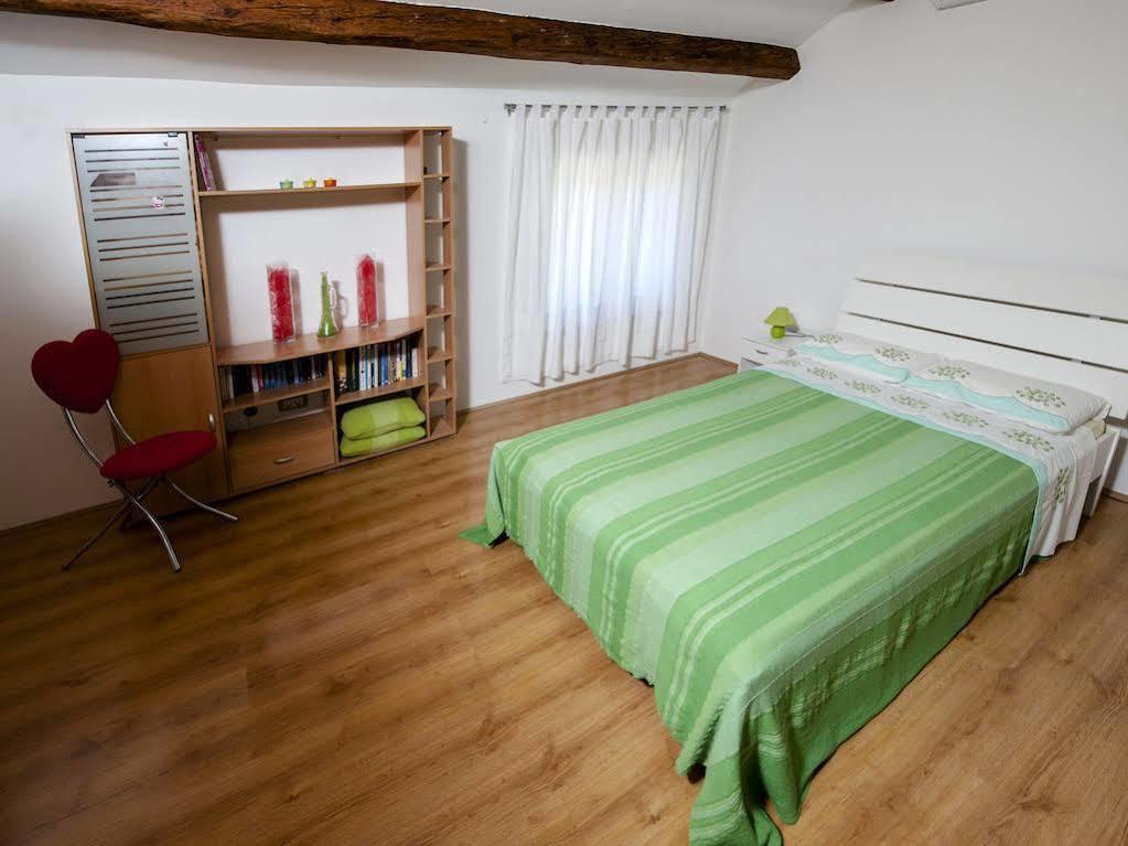 Holiday Apartment Daria 20 Ровинь Экстерьер фото