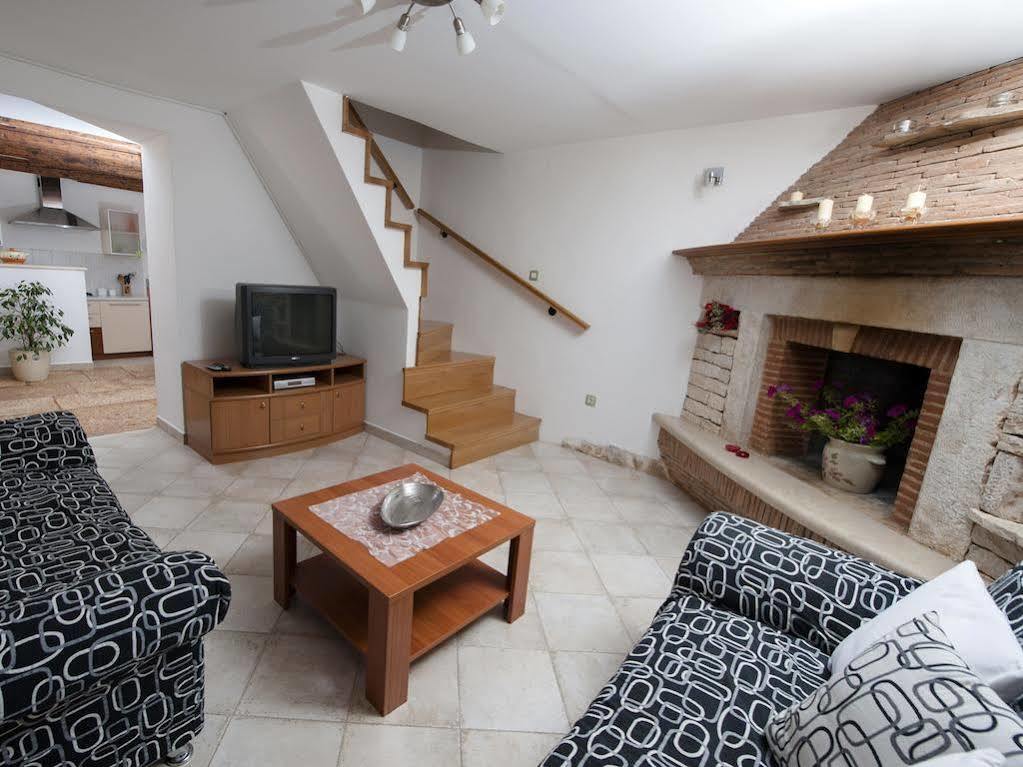 Holiday Apartment Daria 20 Ровинь Экстерьер фото