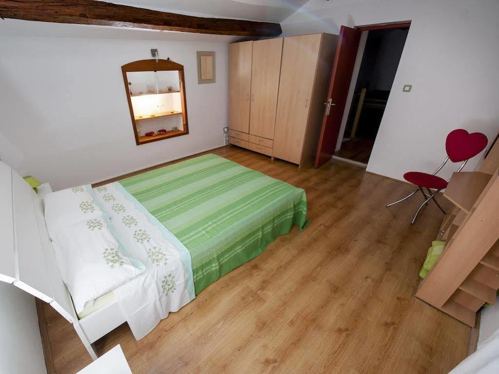 Holiday Apartment Daria 20 Ровинь Экстерьер фото